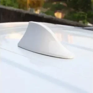 Antena Auto Activa Am - Fm Tip "Shark Tail" Culoare Alb Nu rata