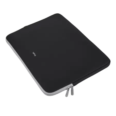 Rucsac Trust Primo Soft Sleeve for 15.6" laptops - black Specifications General Type of bag sleeve Number of compartments 1 Max. laptop size 15.6 " Height of main product (in mm) 290 mm Width of main product (in mm) 410 mm Depth of main product (in mm) Ofertă specială